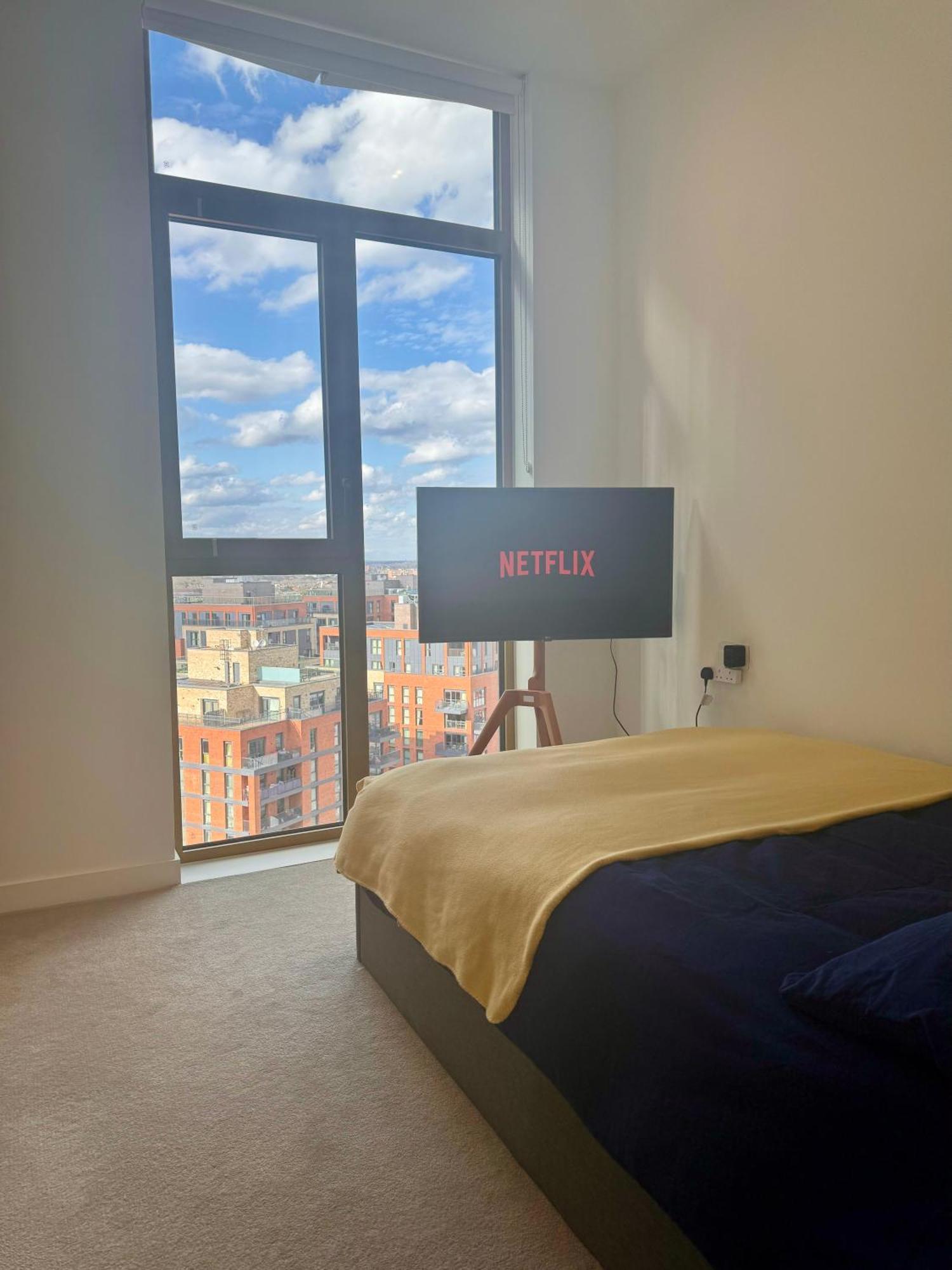 Cozy Room With Private Bathroom In Luxurious Flat Londres Exterior foto